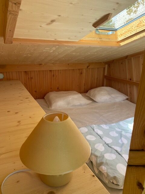 05 cabane etape chambre rangement